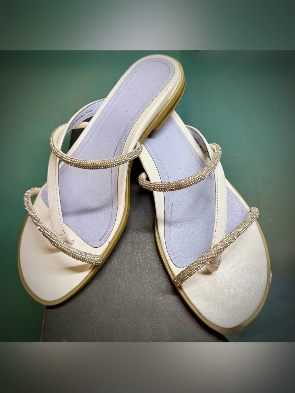 VIONIC  PRISM White Beaded Three‑Strap Slide Sandals 8.5 (39UK)